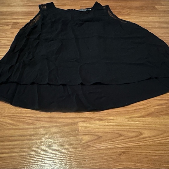 Versatile sharp black ASTR blouse. Size M - Picture 2 of 9